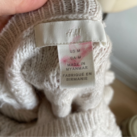 h&m influencer fave flounce sweater - Picture 6 of 6